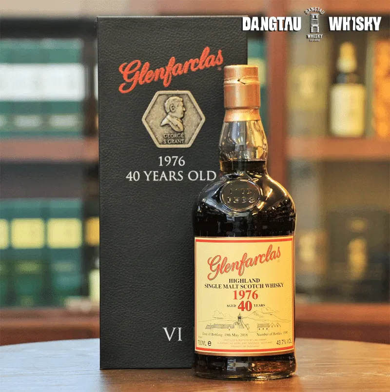Glenfarclas 1976 40 YO Family Collector