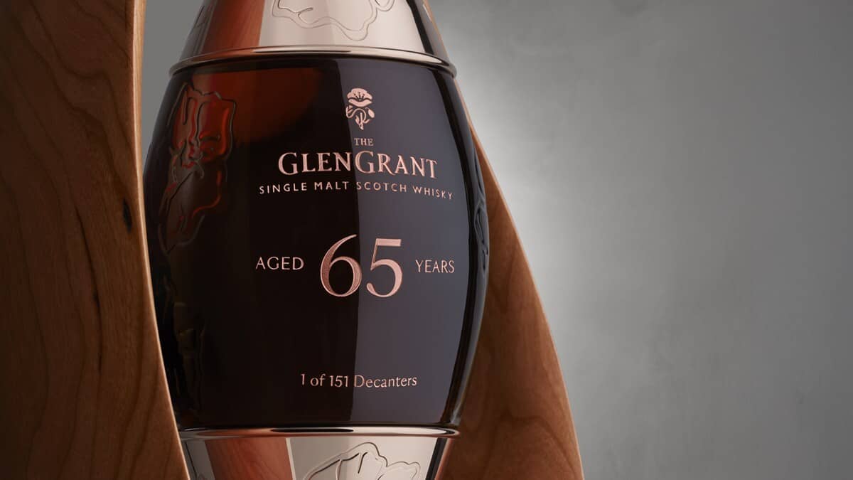 The Glen Grant 65 yo close | DangTau Whisky